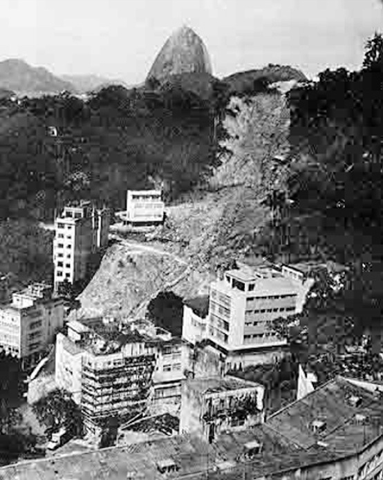 Imagem de um deslizamento em 1966 – Rua Cristóvão Barcelos, Laranjeiras